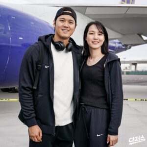Shohei Otani & Mamiko Tanaka, off-shot on the plane! “Elegant and refreshing”… Dodgers official photographer reveals