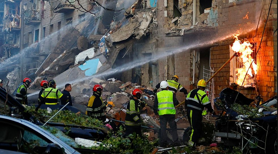 After one of Russia’s deadliest attacks, Kyiv residents lose hope for help