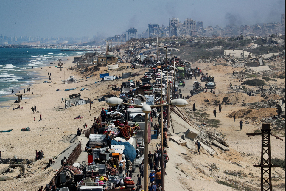‘Cataclysmic’ situation in Gaza City, UN official says, as Israeli tanks advance
