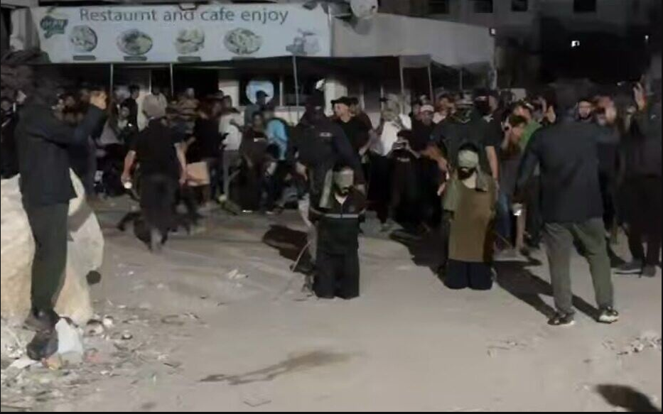 Gaza peace deal in jeopardy? Shocking video shows Hamas publicly executing ‘collaborators’